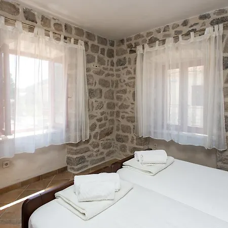 Villa Petrosa Gruda